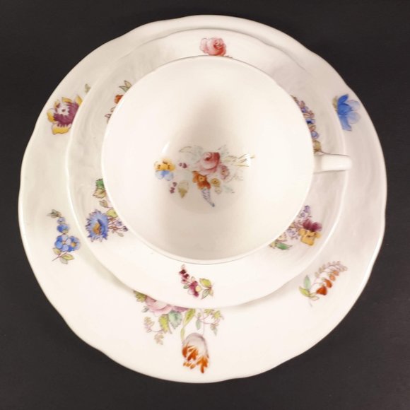 Vintage Coalport TRIO Floral Tea Cup , Saucer & plate pattern A.D 1750 - Picture 3 of 8